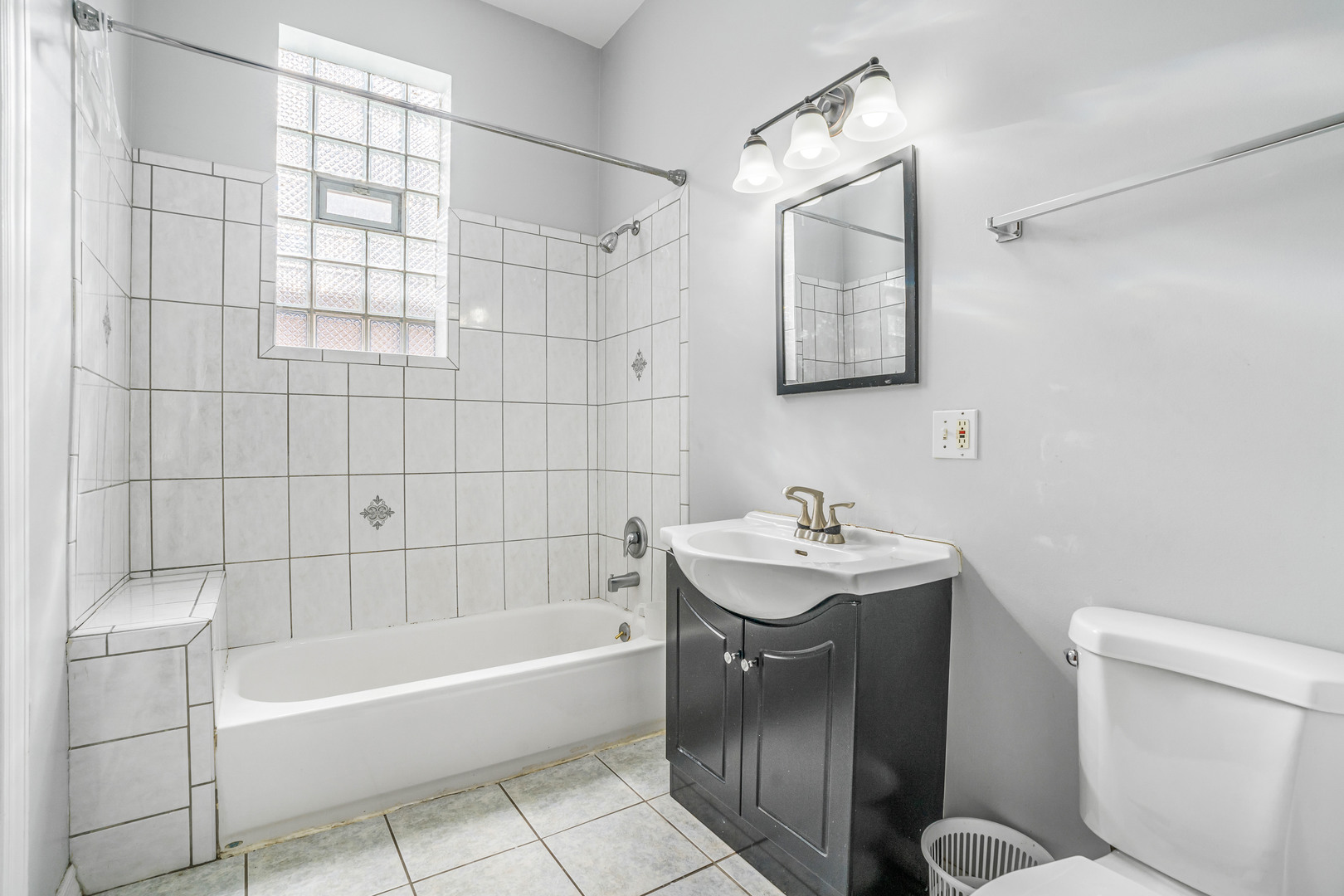 2104 S Springfield Avenue Unit: 2