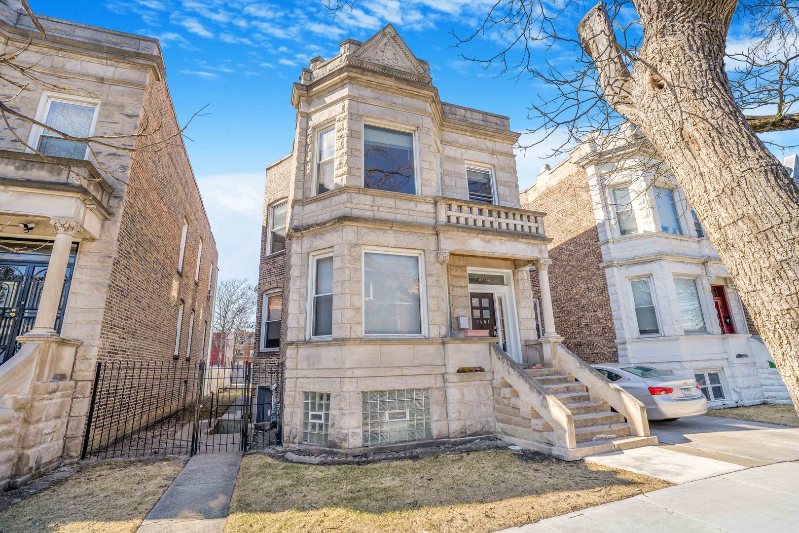 2104 S Springfield Avenue Unit: 2