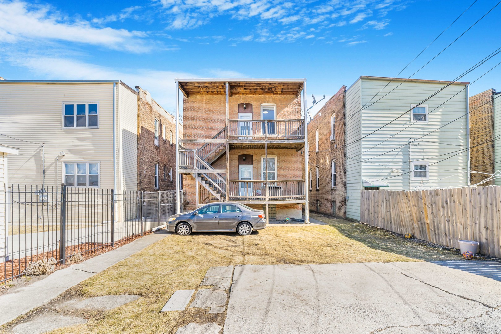 2104 S Springfield Avenue Unit: 2