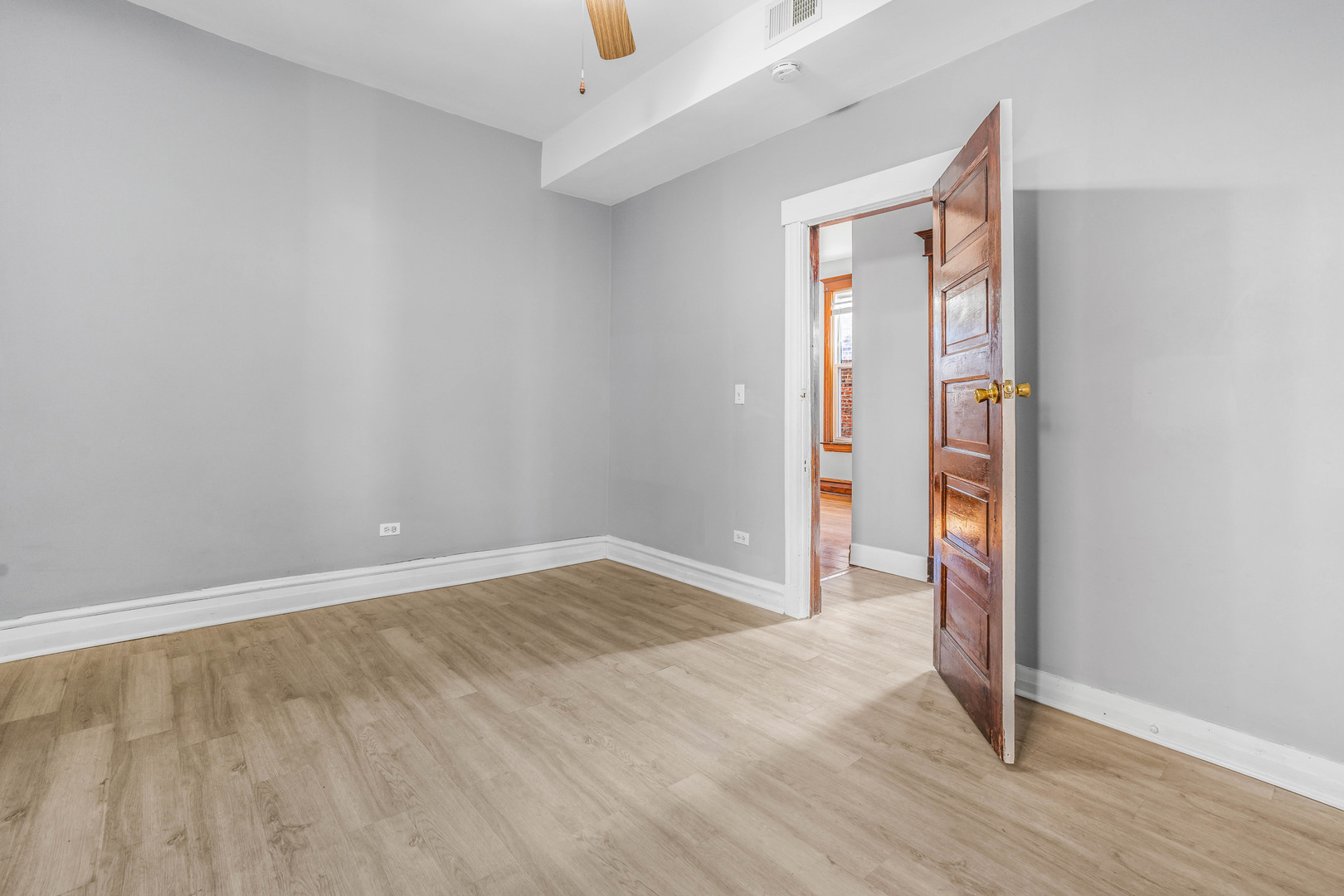 2104 S Springfield Avenue Unit: 2