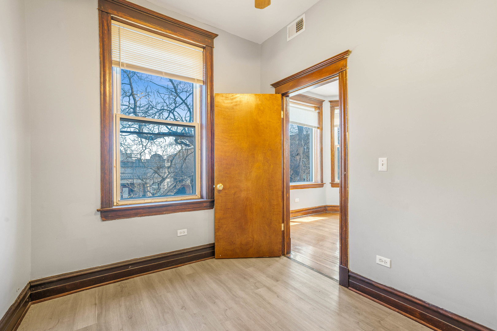 2104 S Springfield Avenue Unit: 2