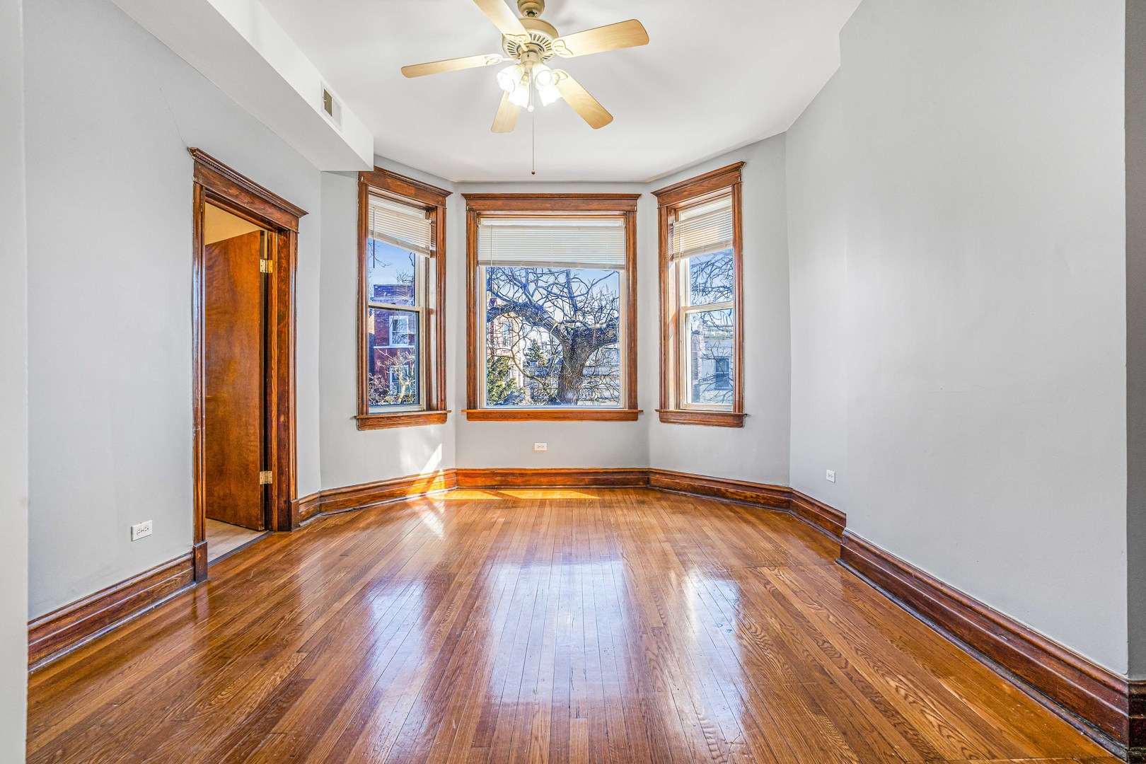 2104 S Springfield Avenue Unit: 2