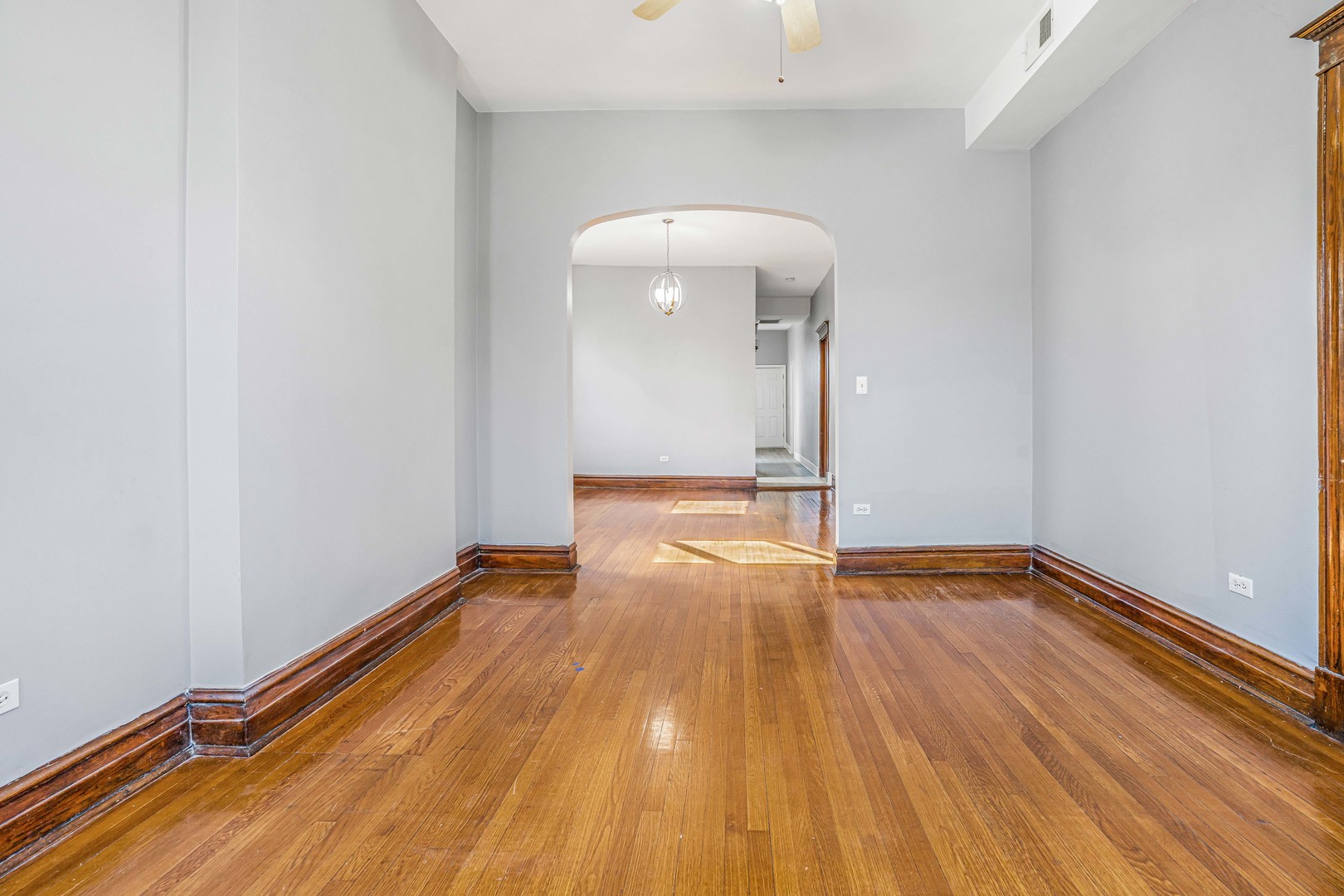 2104 S Springfield Avenue Unit: 2