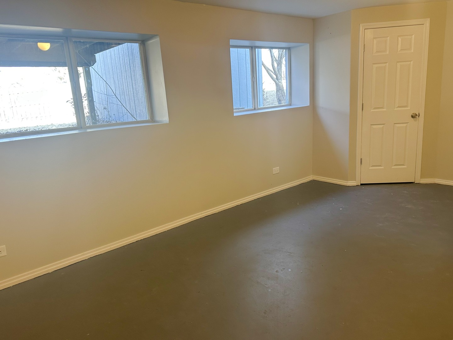 121 S Annandale Drive