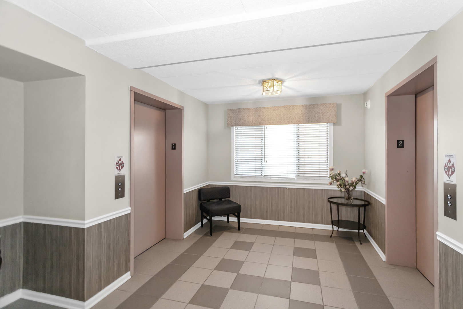 480 E Montrose Avenue Unit: 209