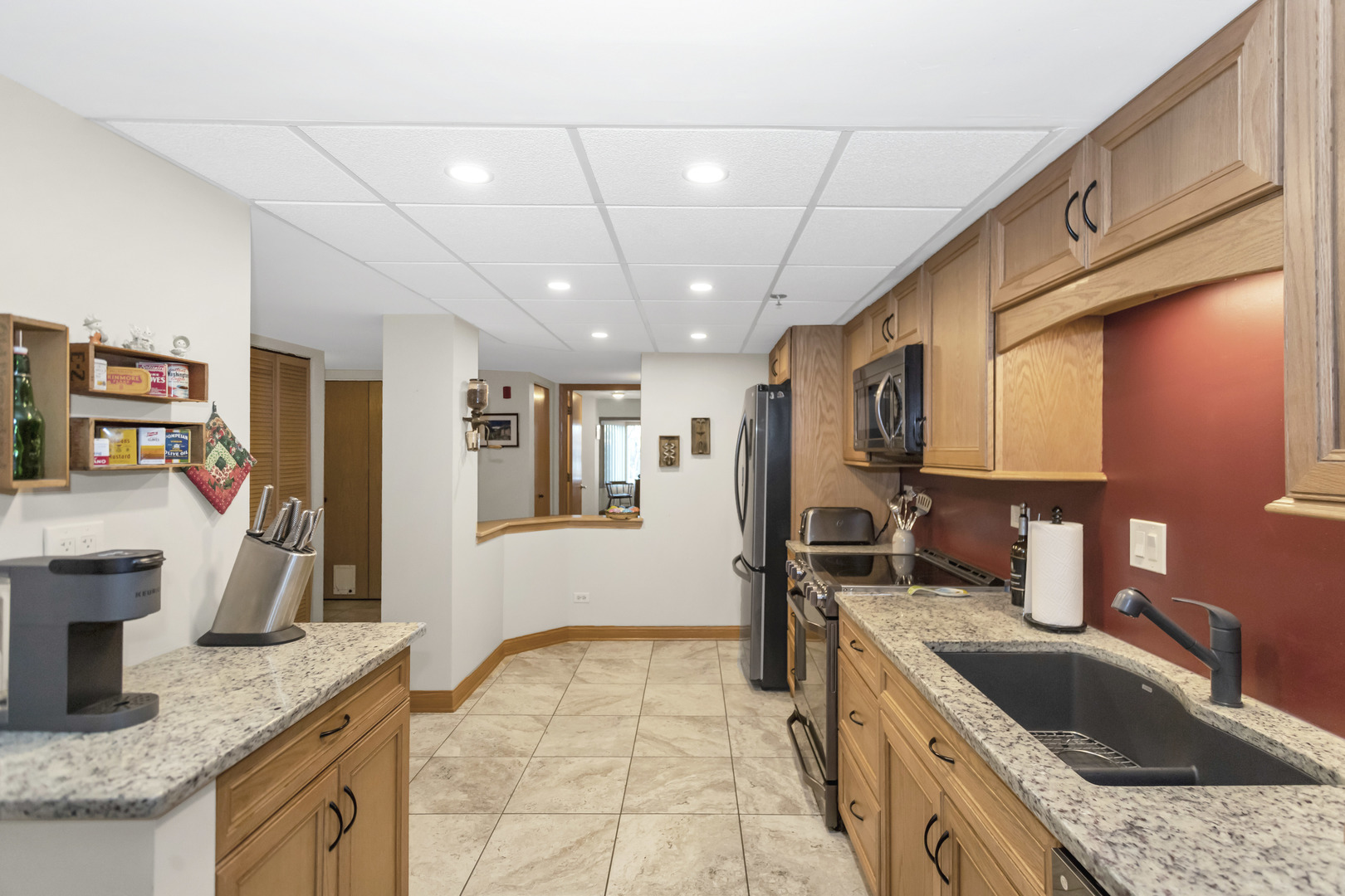 480 E Montrose Avenue Unit: 209