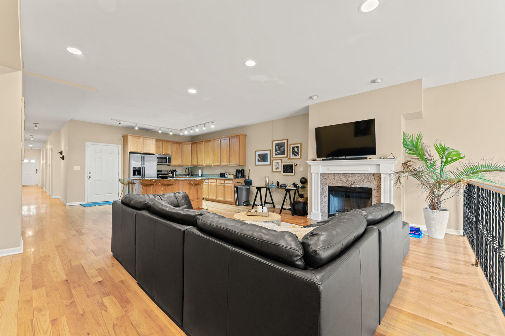 4245 S VINCENNES Avenue Unit: 1