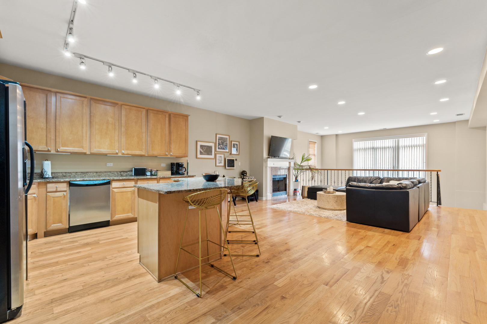 4245 S VINCENNES Avenue Unit: 1