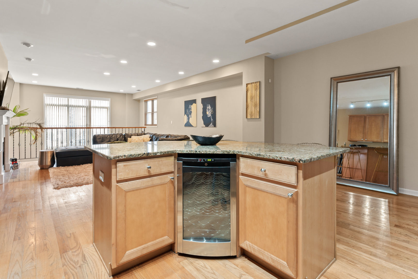 4245 S VINCENNES Avenue Unit: 1