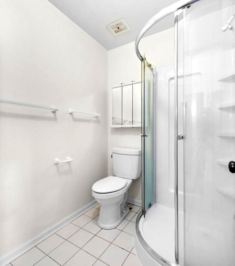 1809 W Locust Lane