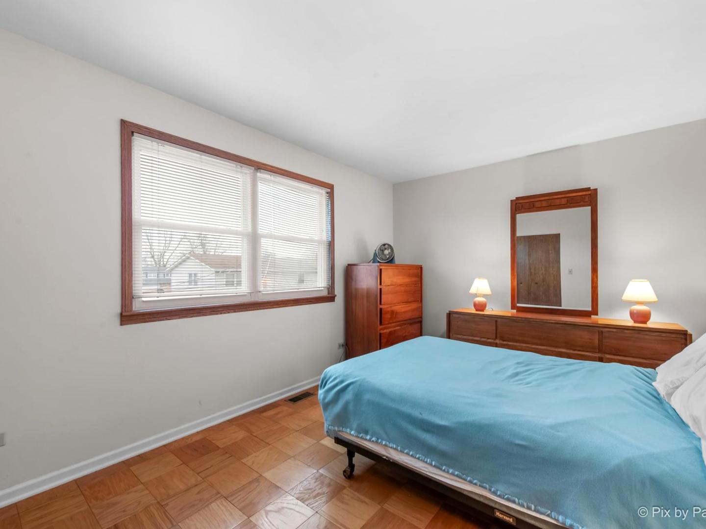1809 W Locust Lane