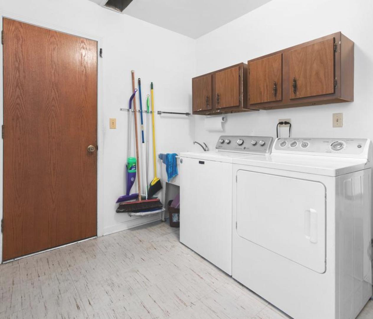 1809 W Locust Lane
