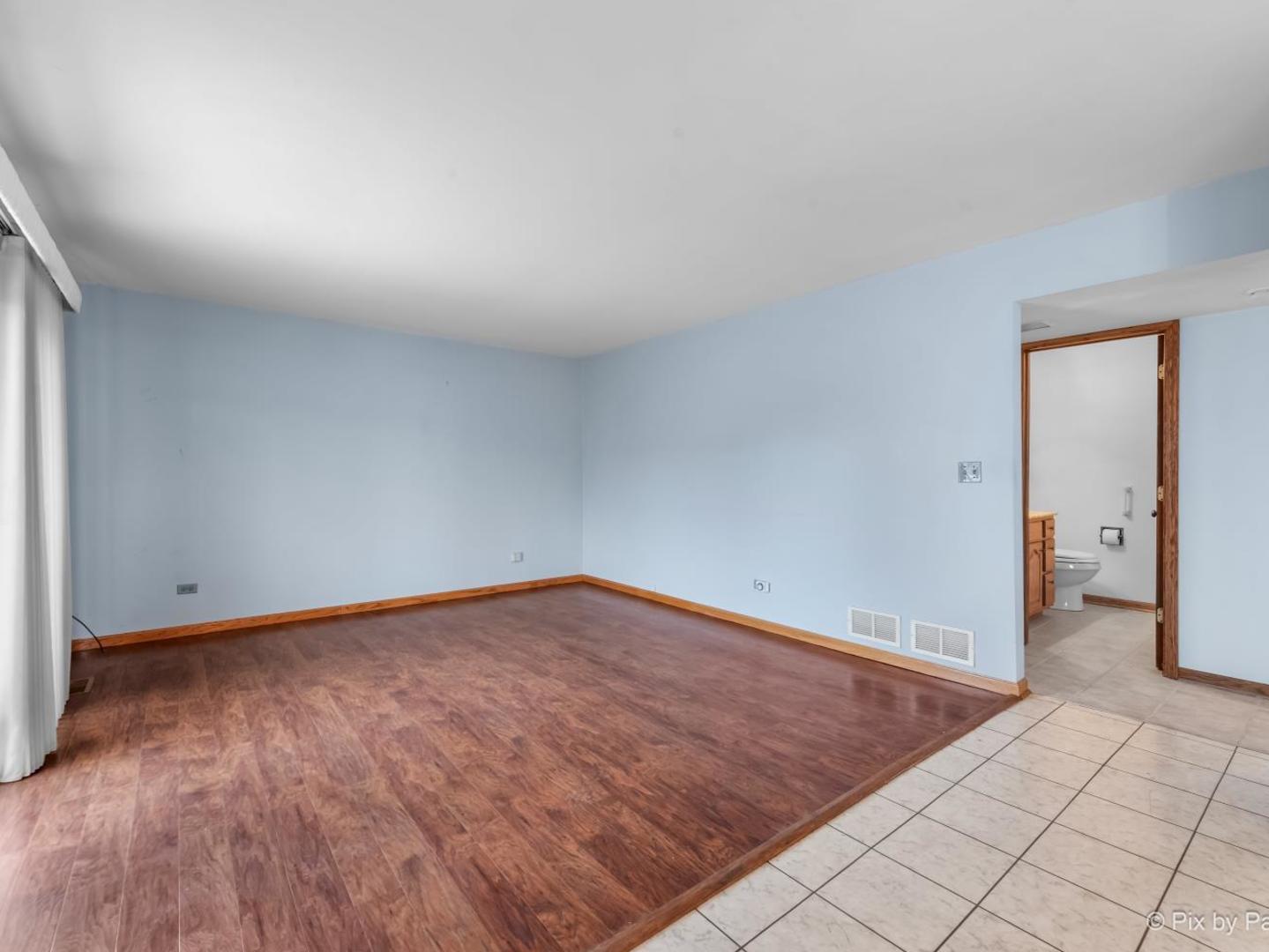 1809 W Locust Lane