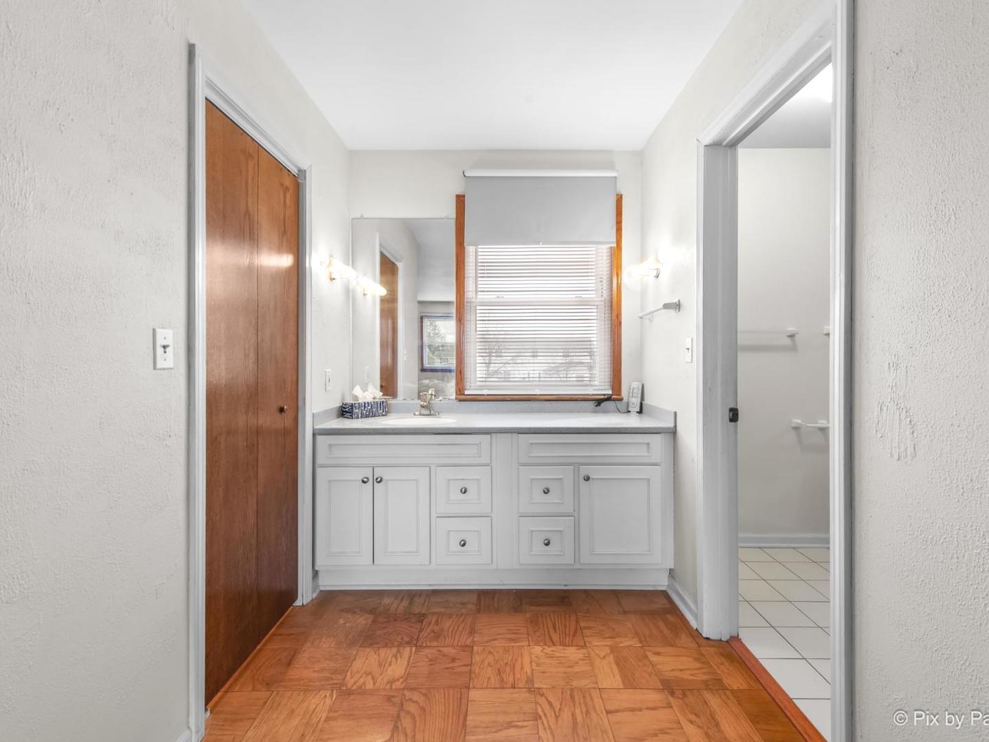 1809 W Locust Lane