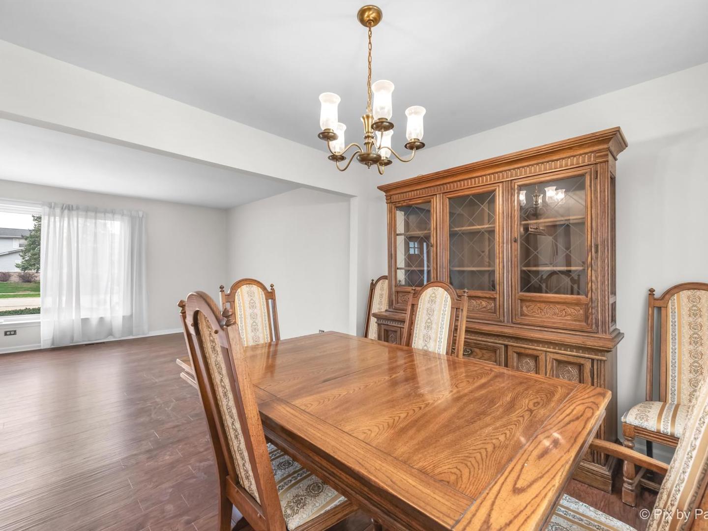 1809 W Locust Lane