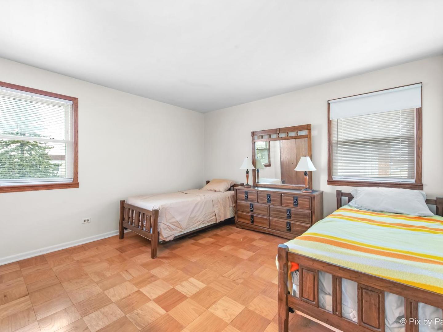 1809 W Locust Lane