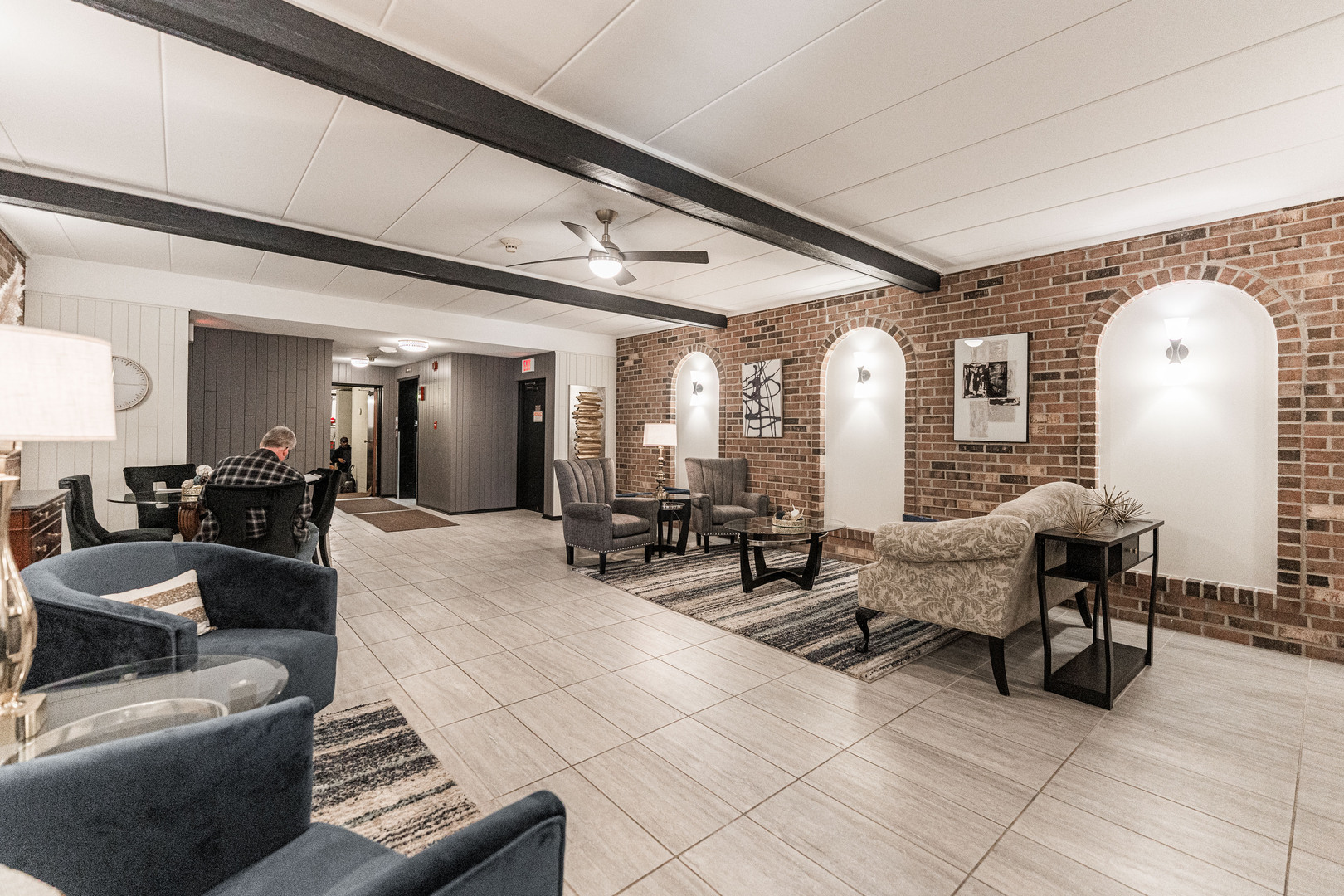 603 S River Road Unit: 3E