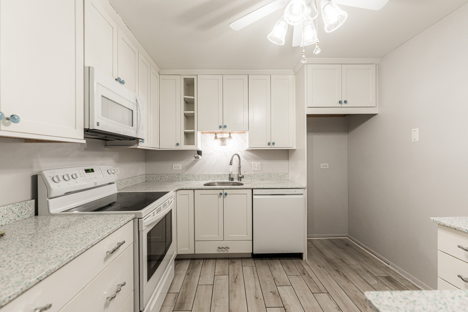 603 S River Road Unit: 3E