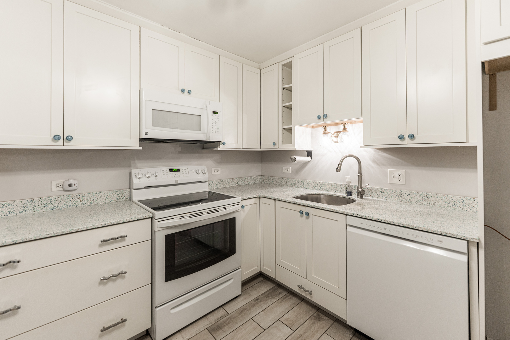 603 S River Road Unit: 3E