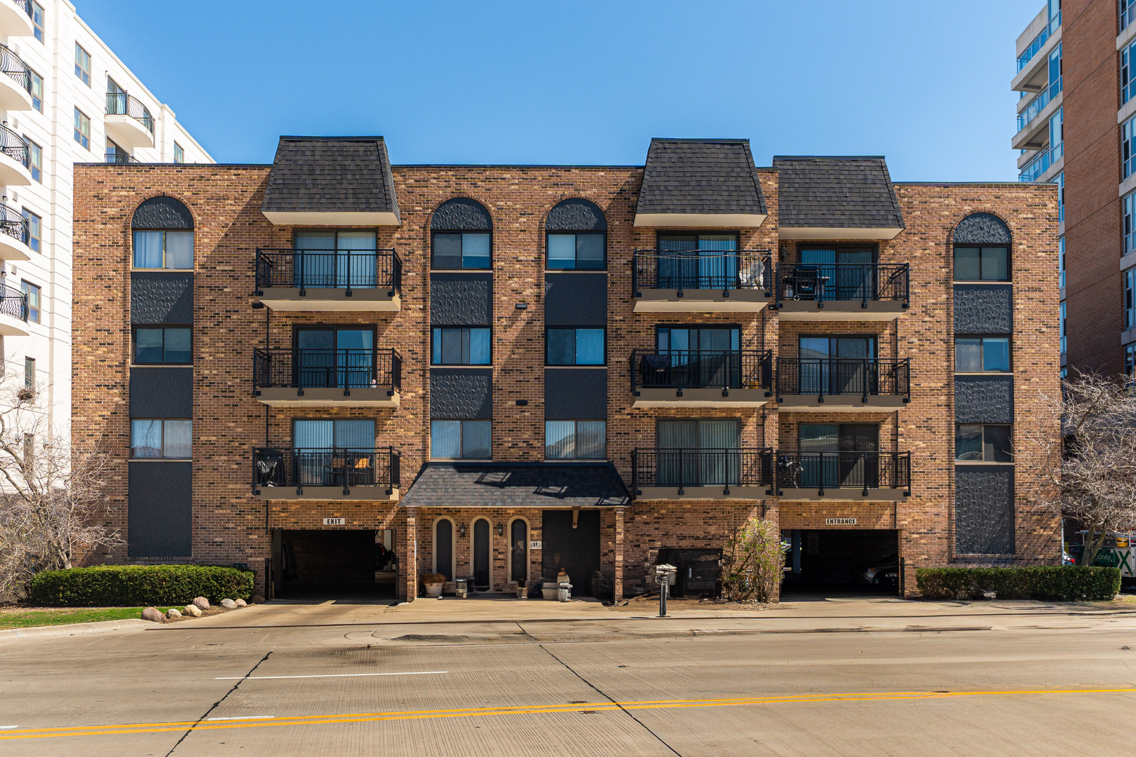 603 S River Road Unit: 3E