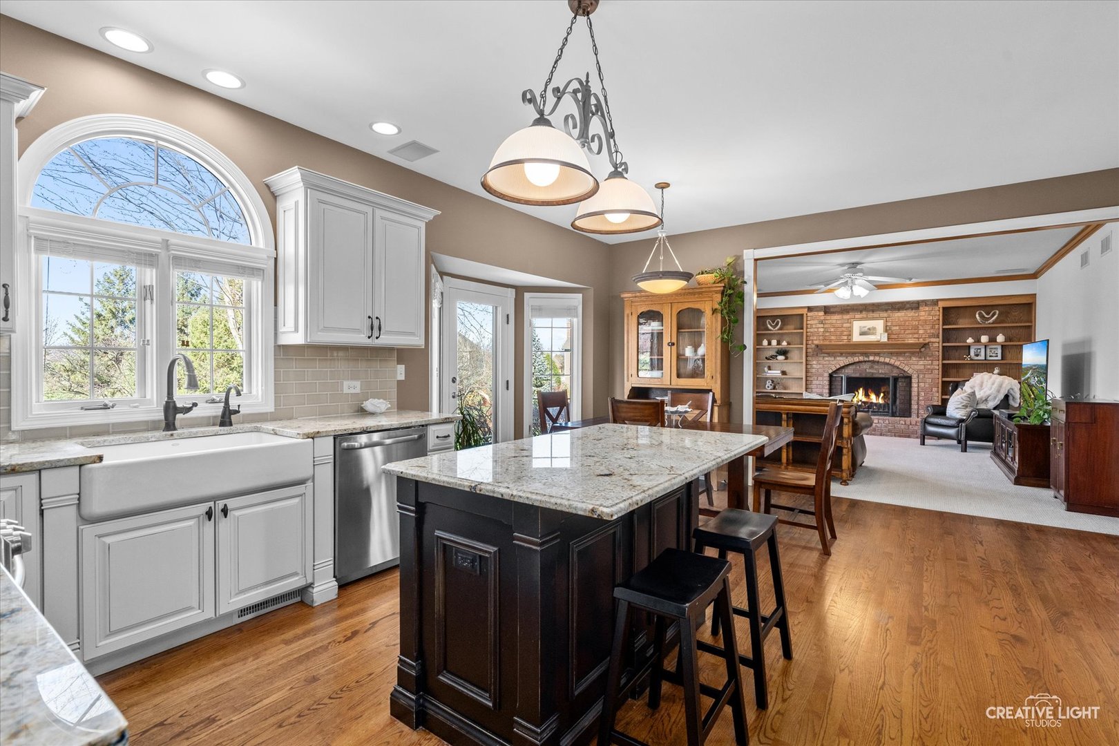 4N124 Henry Wadsworth Longfellow Place