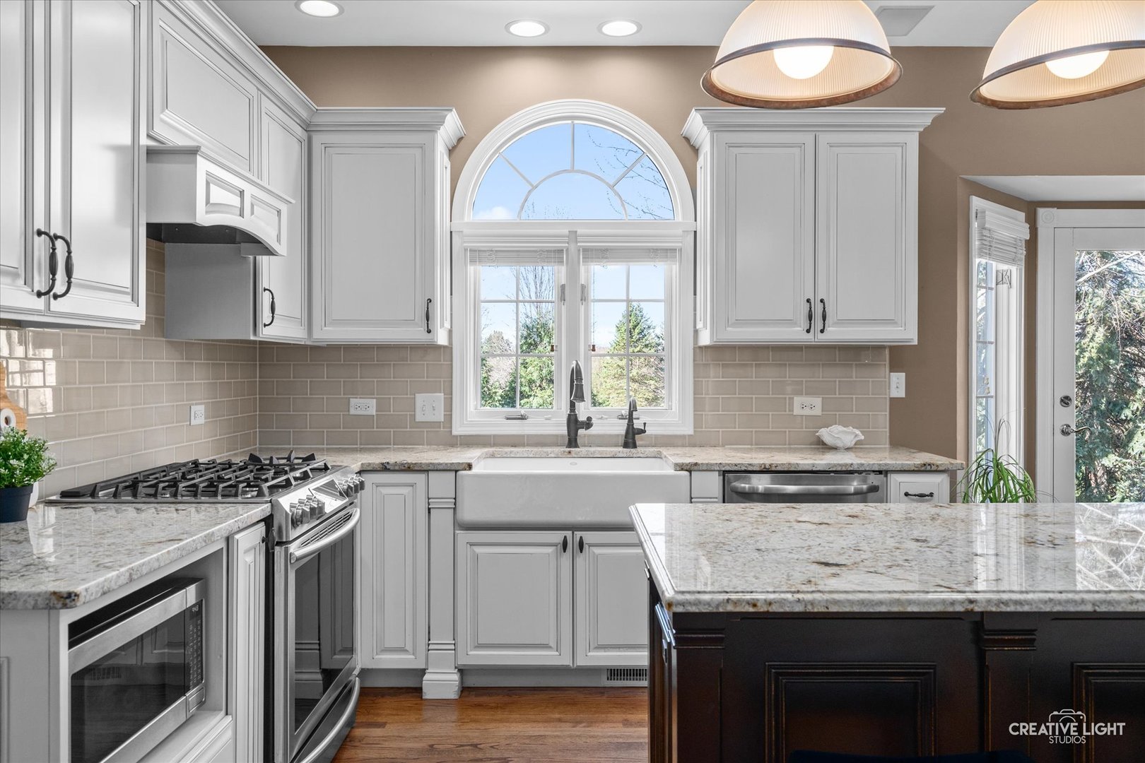 4N124 Henry Wadsworth Longfellow Place