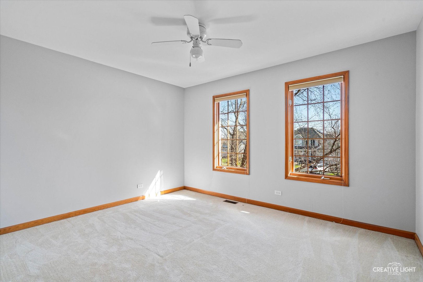 4N124 Henry Wadsworth Longfellow Place