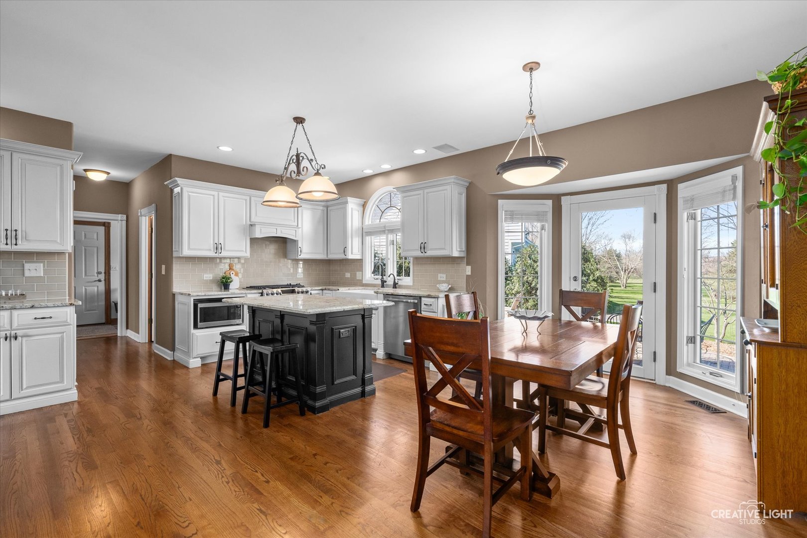 4N124 Henry Wadsworth Longfellow Place