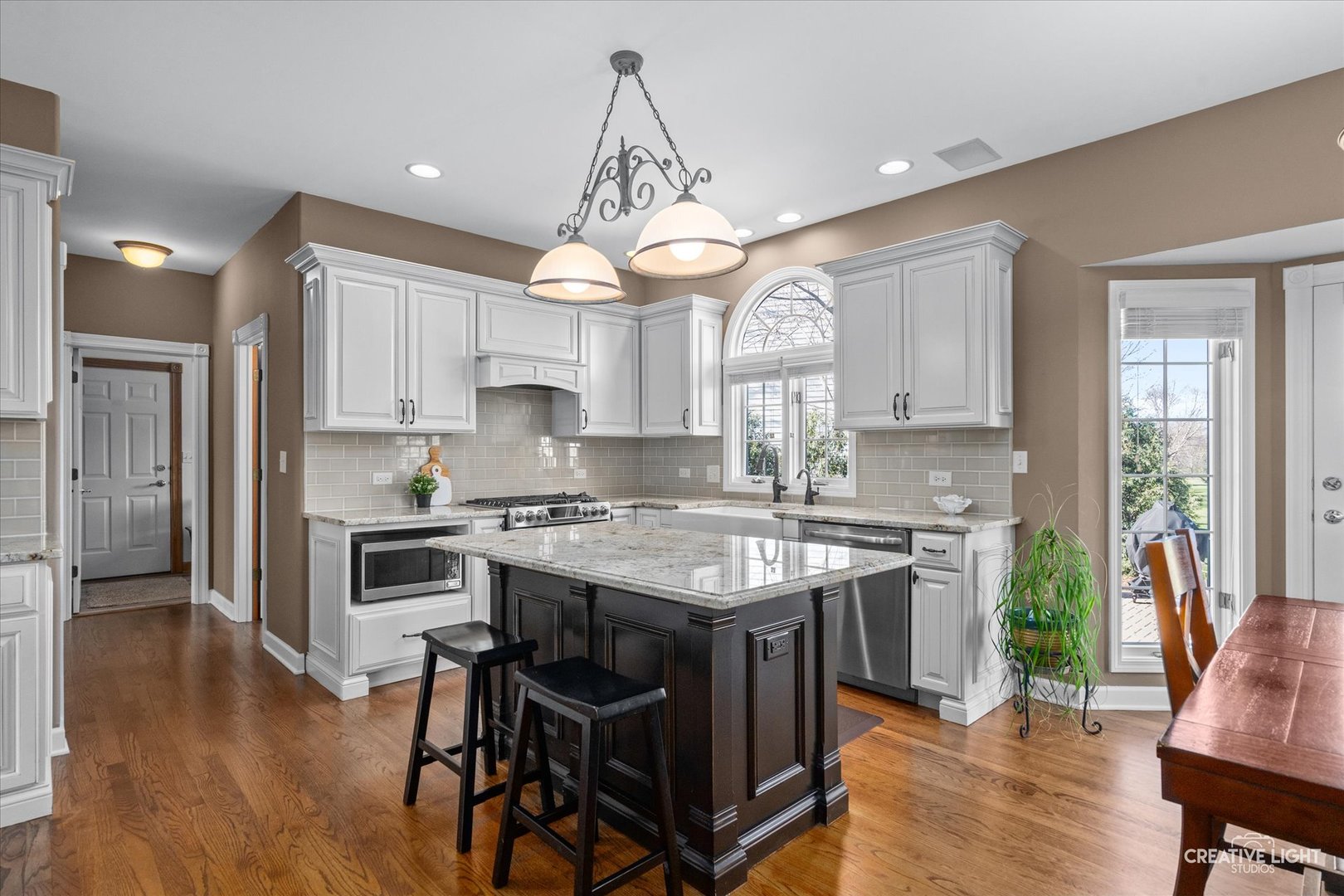 4N124 Henry Wadsworth Longfellow Place