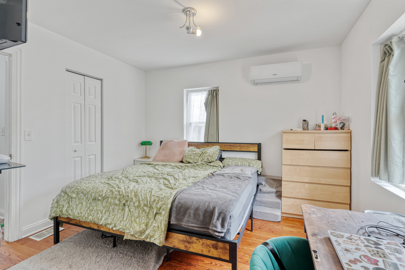 7600 S Euclid Avenue