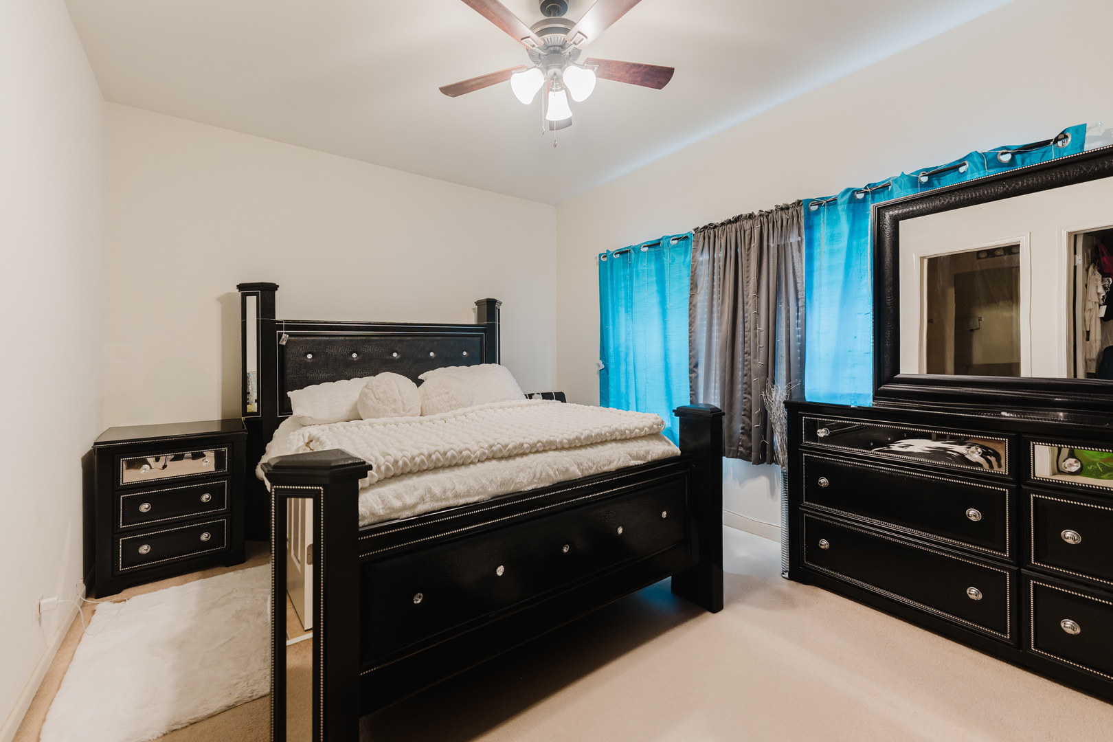 1838 N Lockwood Avenue Unit: B