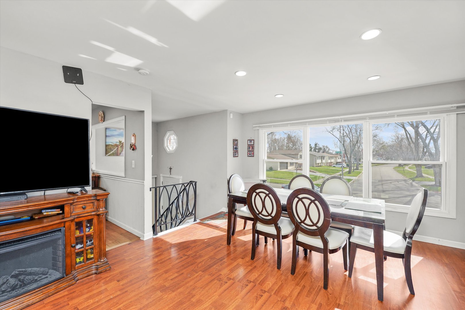 6730 Valley View Road