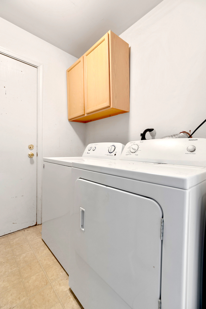 219 W Court of Shorewood Unit: 1A