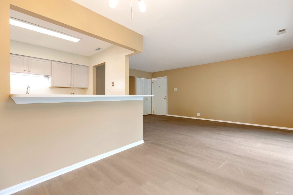 219 W Court of Shorewood Unit: 1A