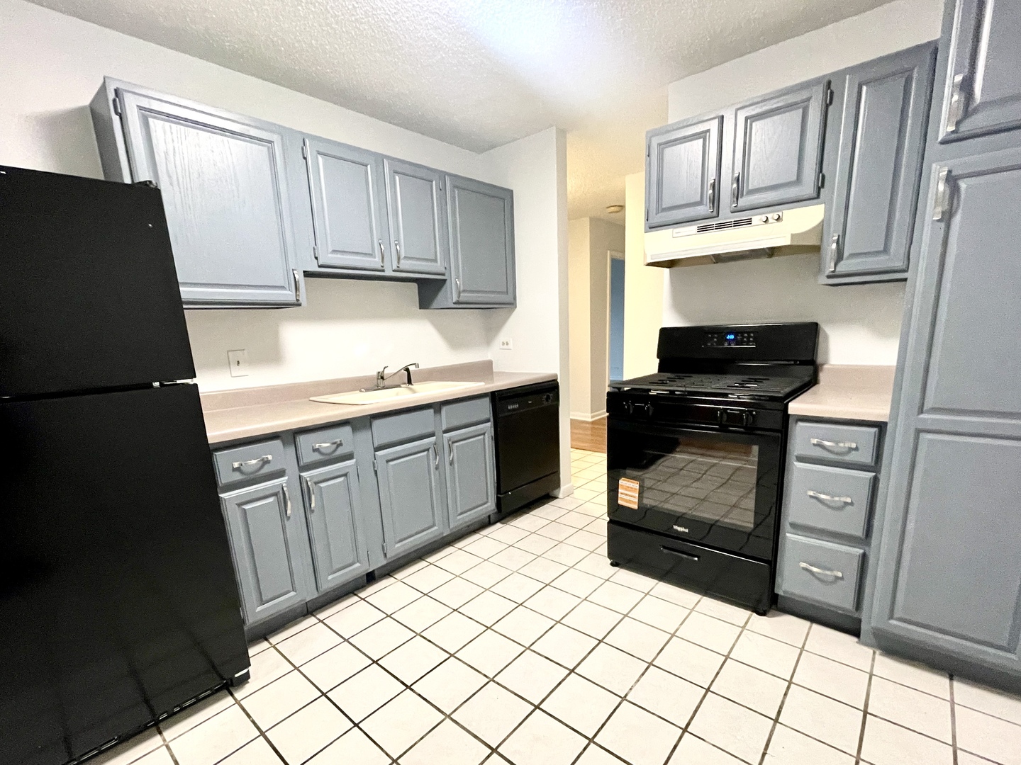 2201 S Highland Avenue Unit: 2J