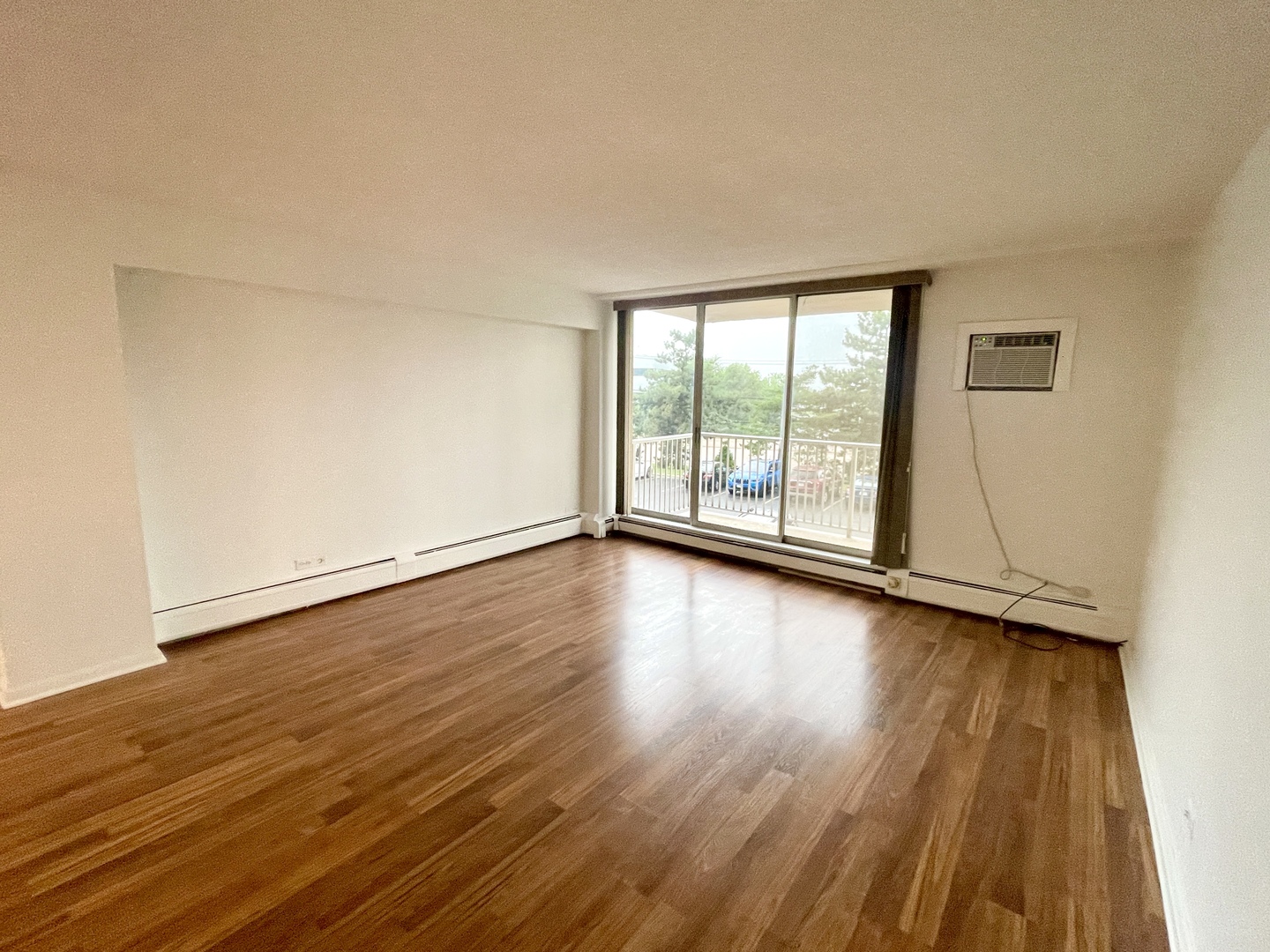 2201 S Highland Avenue Unit: 2J