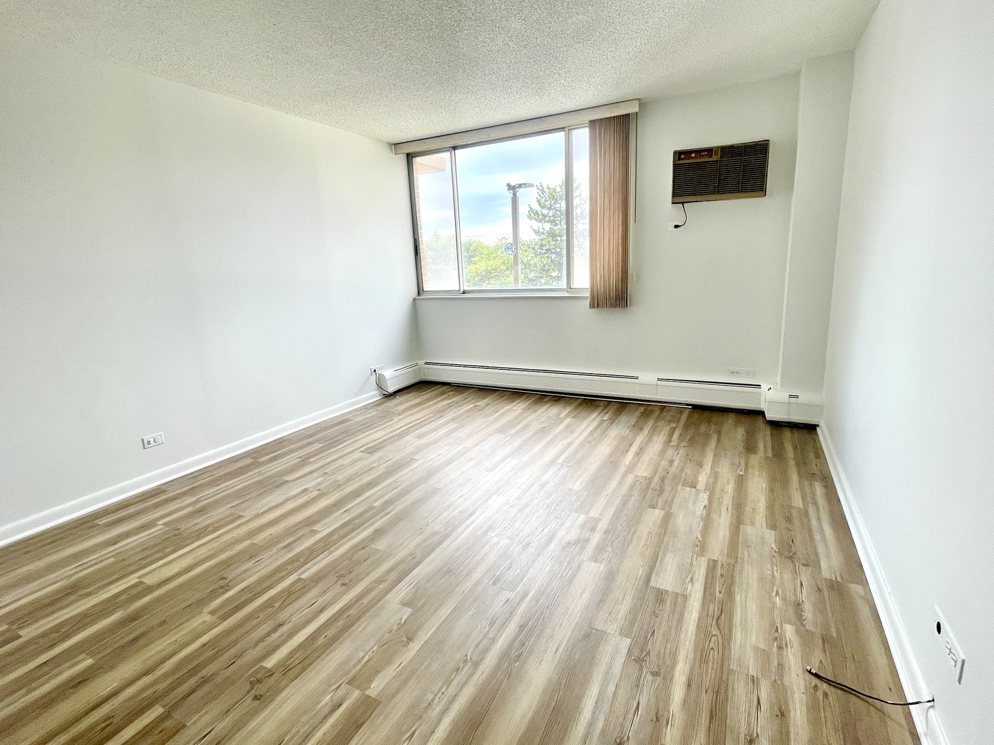 2201 S Highland Avenue Unit: 2J