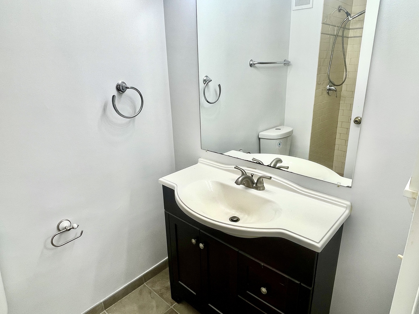 2201 S Highland Avenue Unit: 2J