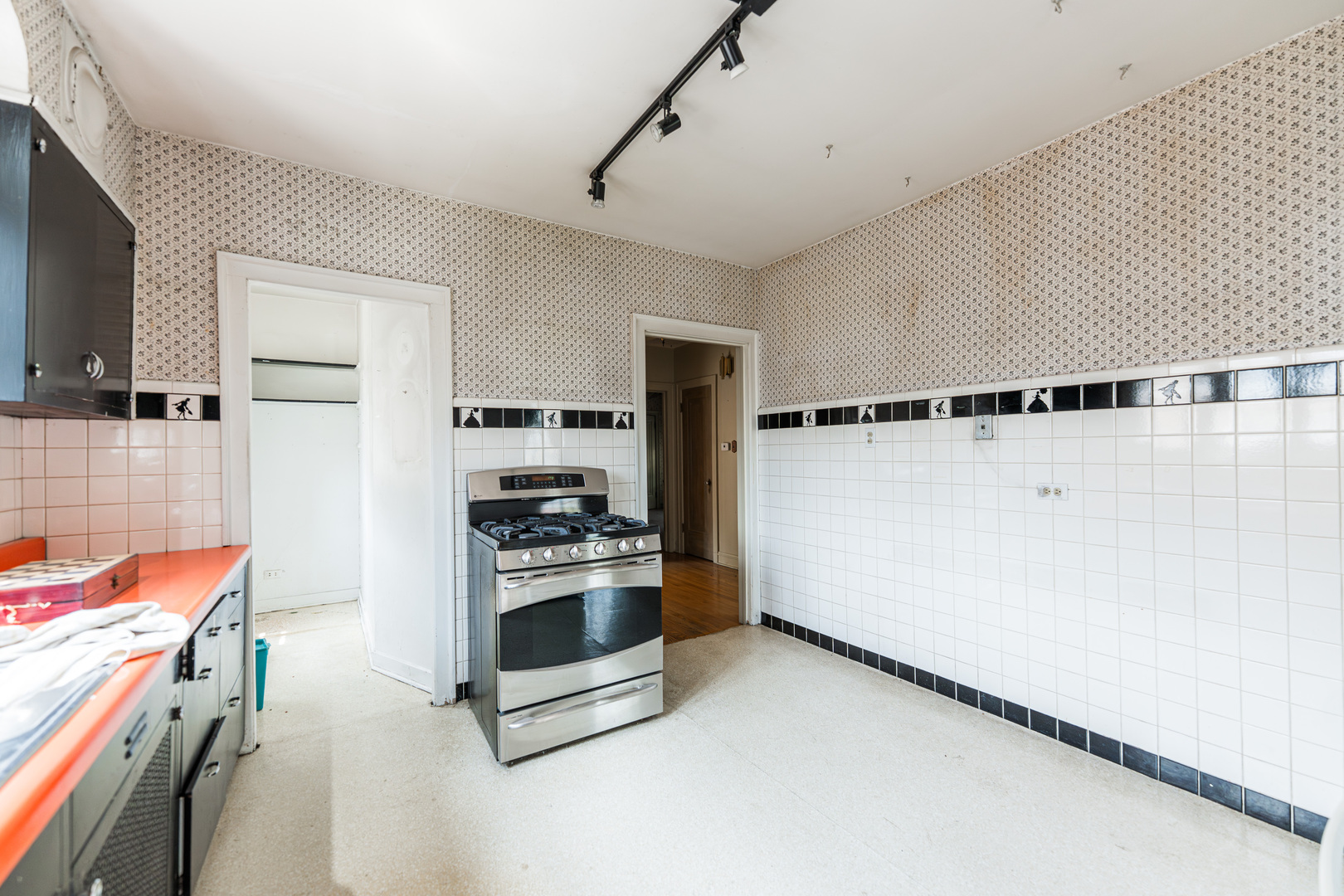 1753 N Normandy Avenue