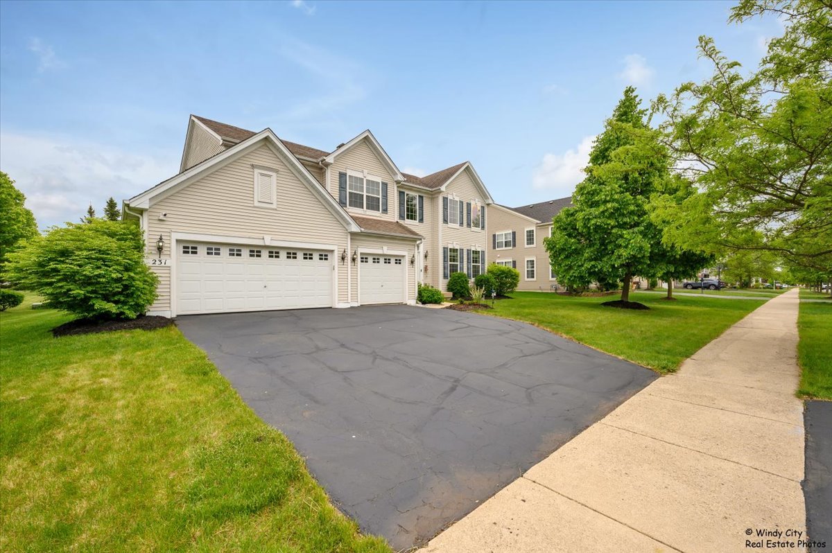 231 Valencia Parkway