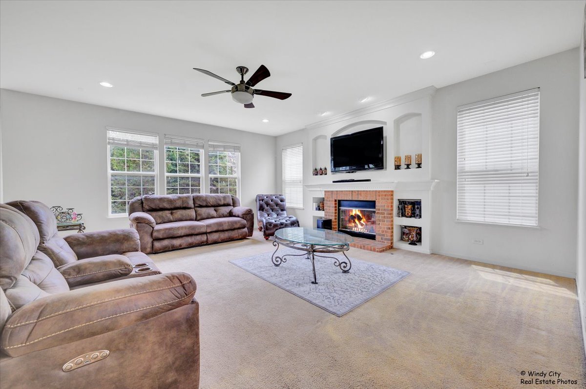 231 Valencia Parkway