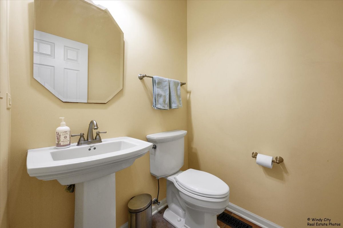 231 Valencia Parkway