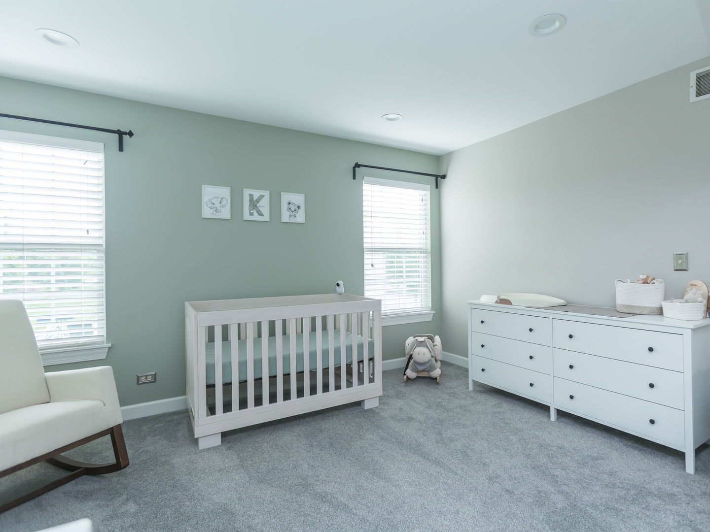 879 Oak Ridge Boulevard