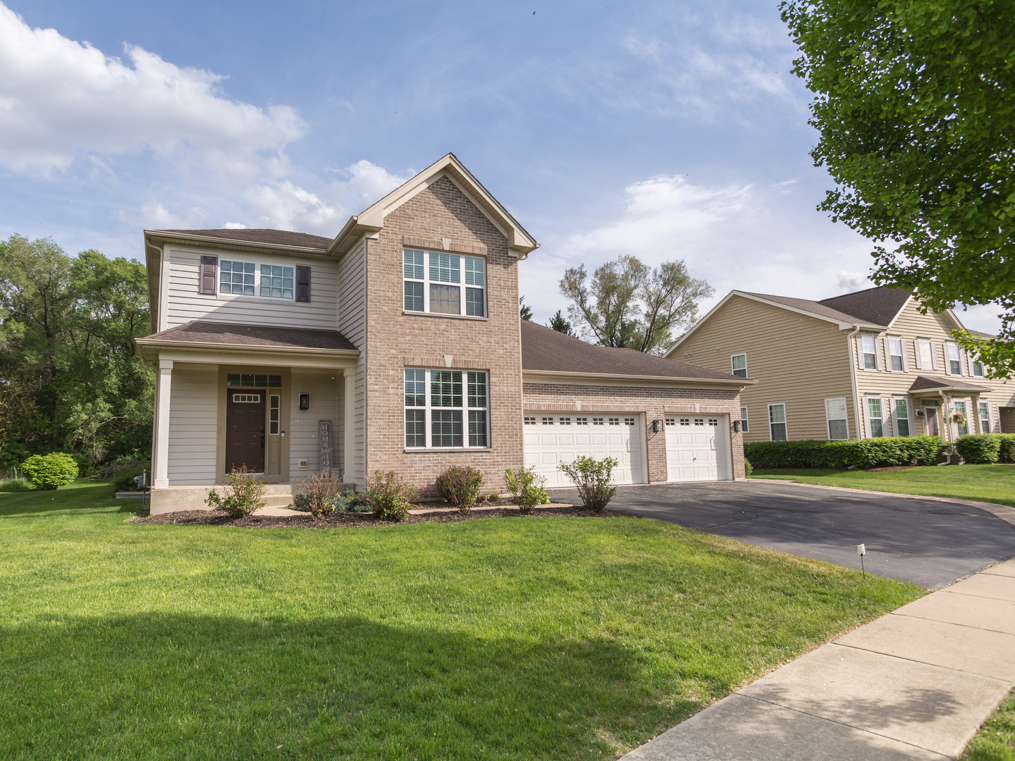 879 Oak Ridge Boulevard