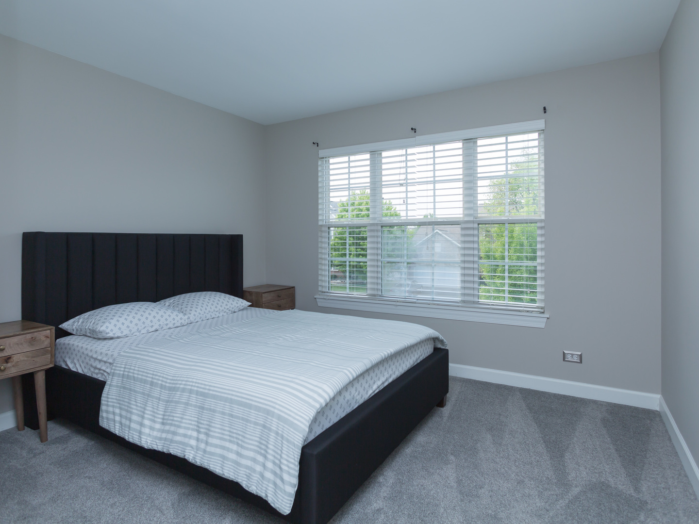 879 Oak Ridge Boulevard