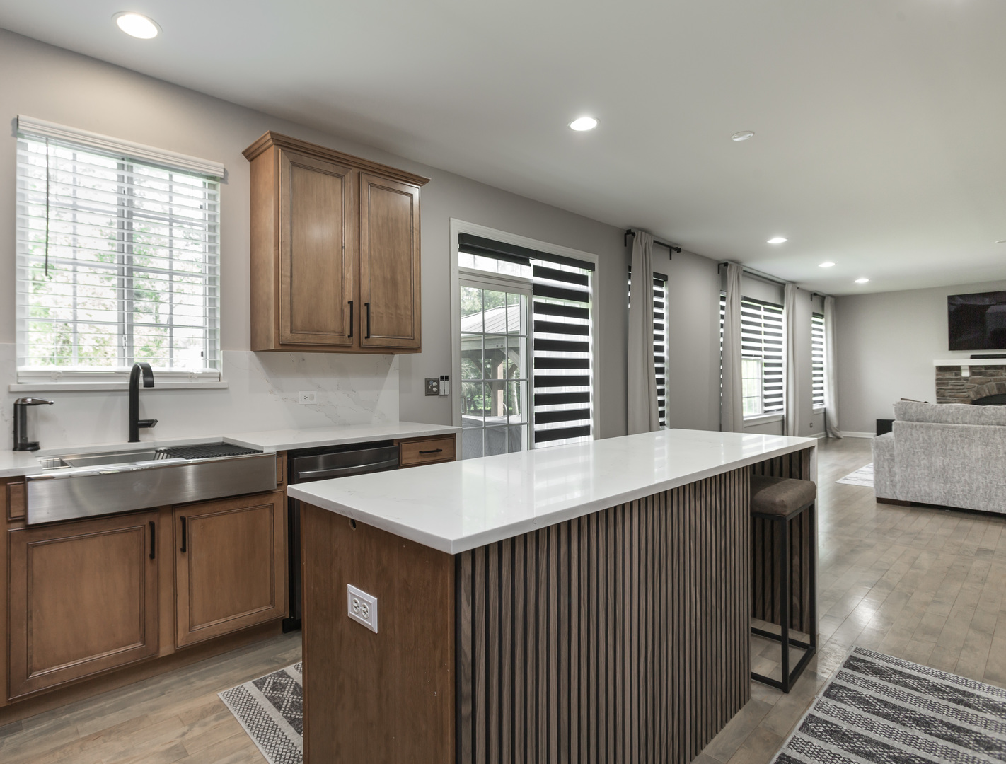 879 Oak Ridge Boulevard