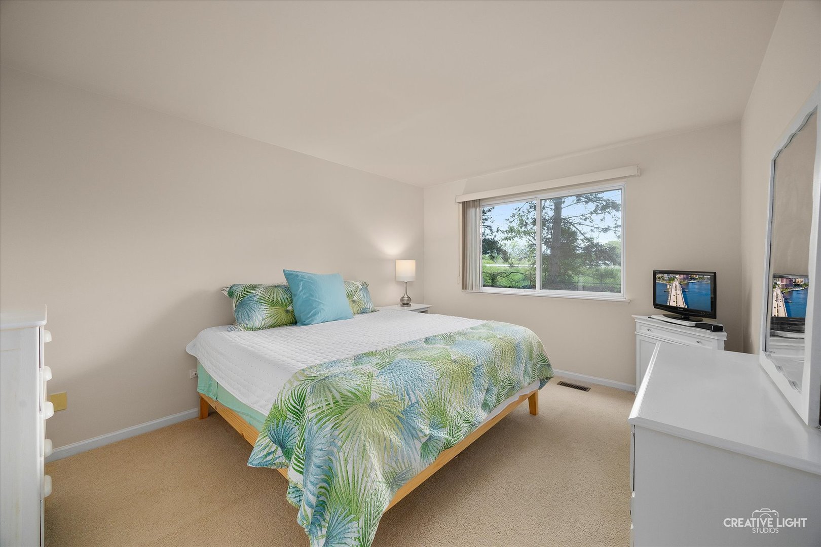 937 Huntington Drive