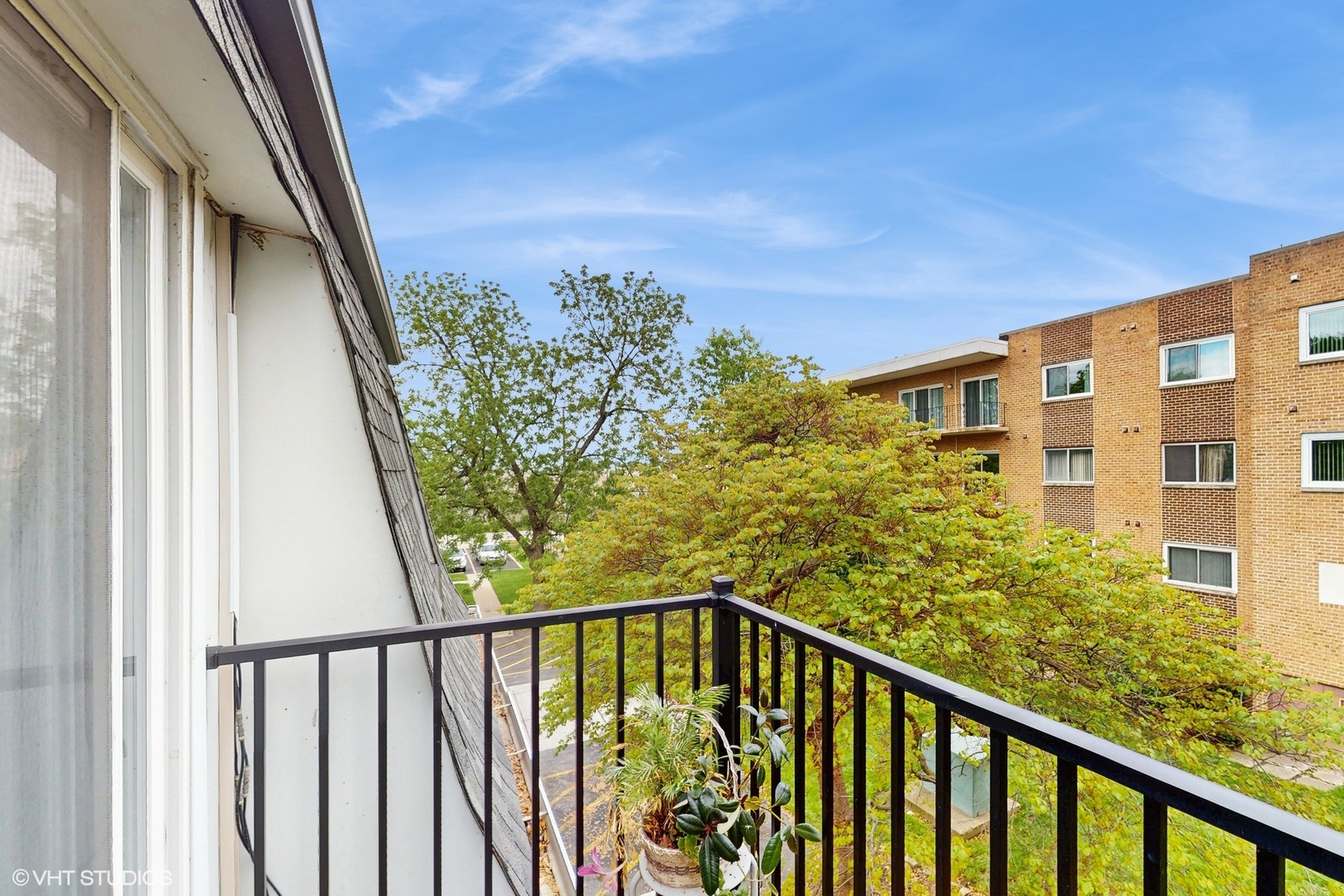 9621 S Karlov Avenue Unit: 303