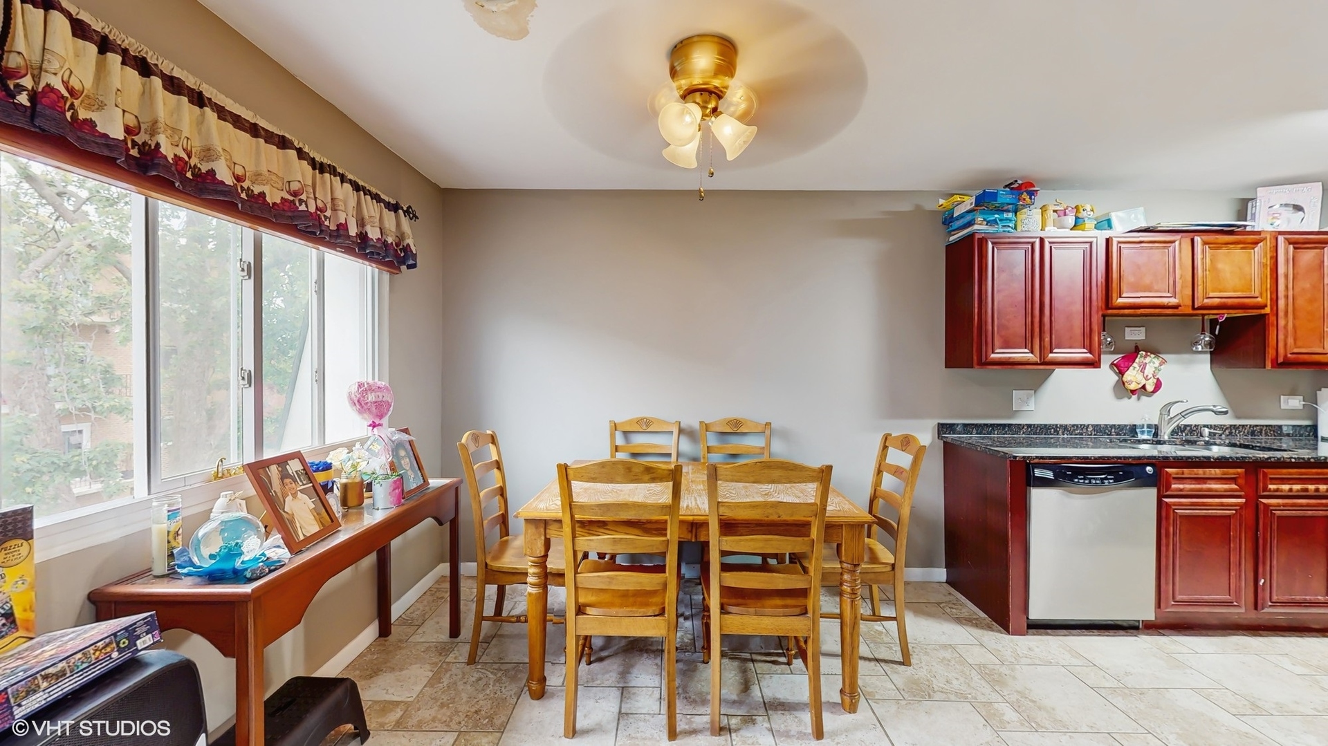 9621 S Karlov Avenue Unit: 303