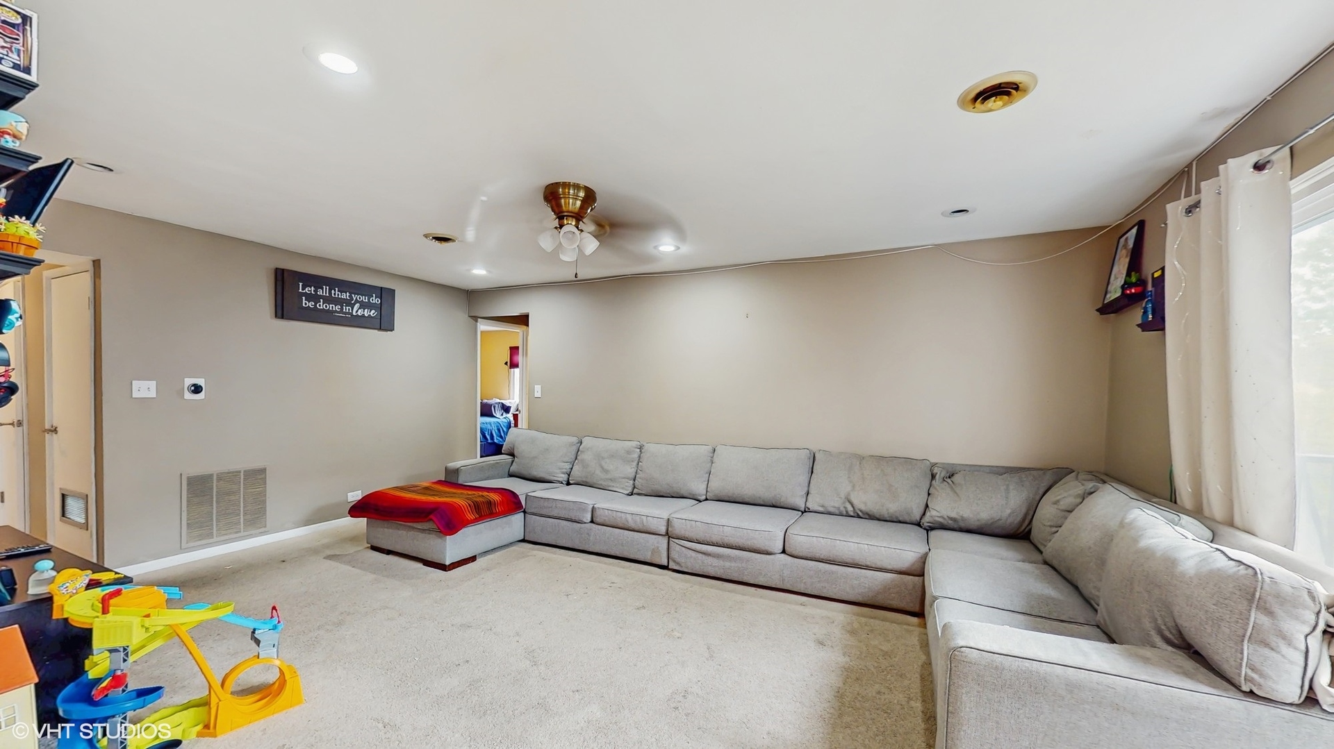 9621 S Karlov Avenue Unit: 303